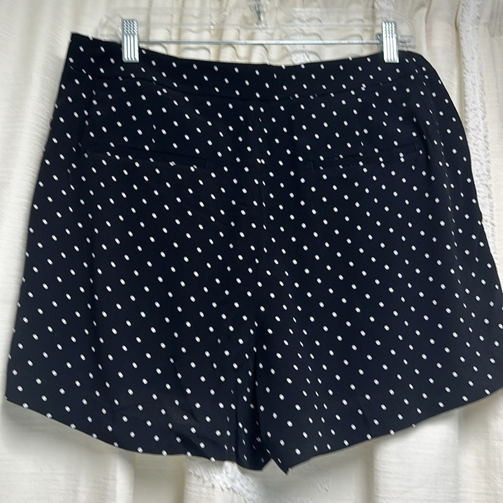 NWT Loft size 8 side zip shorts Black with white pindots - Picture 2 of 2